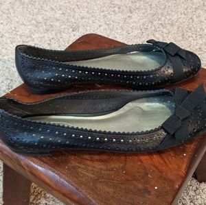 Size 8 black genuine leather flats